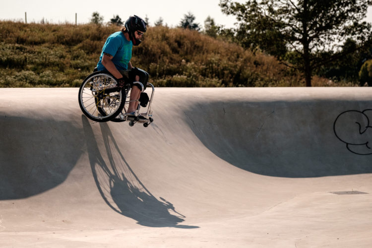Mit dem Rollstuhl auf die Skatebahn